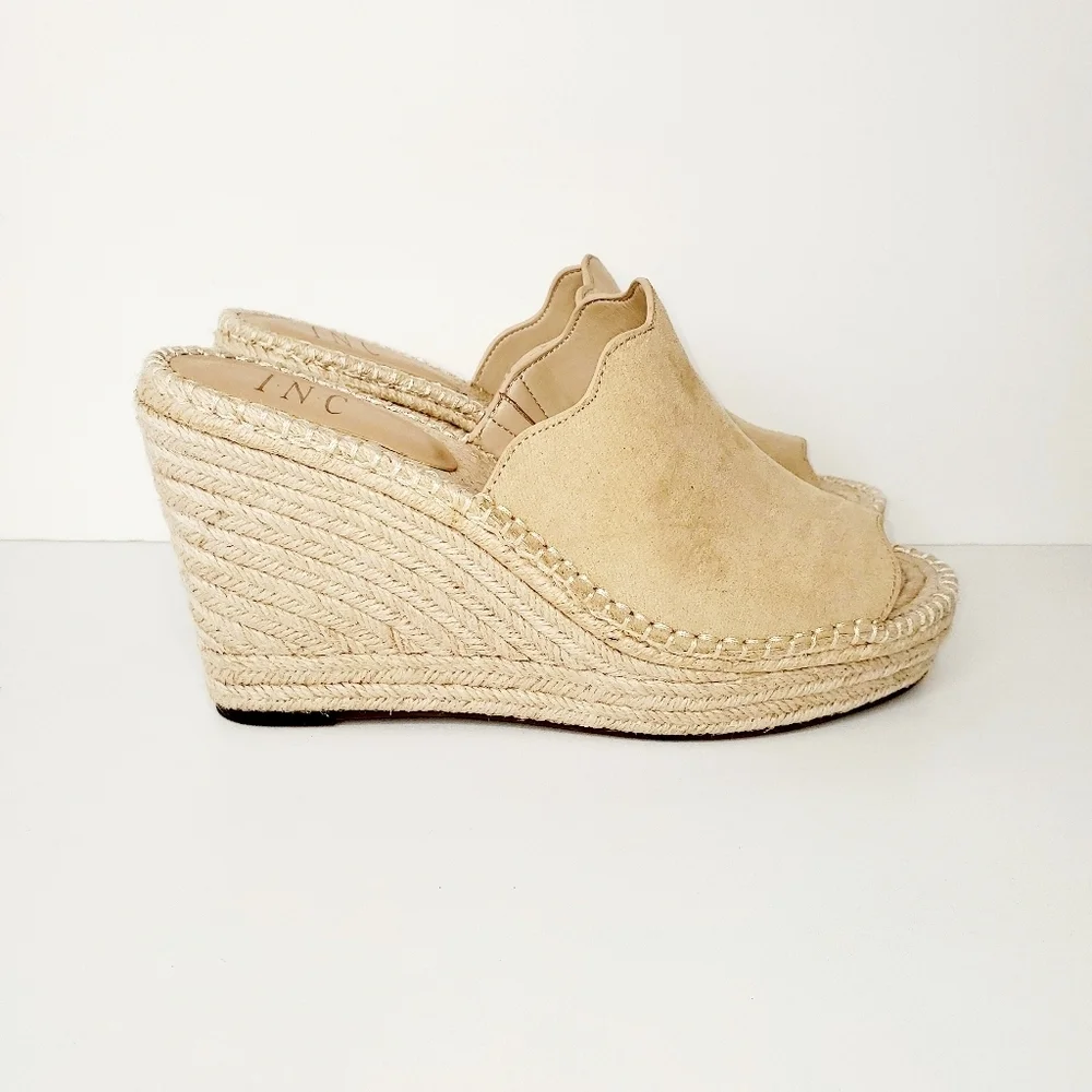 INC International Concepts Beige Slip-on Platform Wedges Sandals Shoes Size 10
